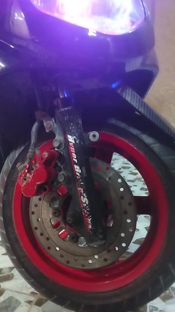 السلام عليكم سكنس نثيه للبيع مابيهة اي نقص الدراجه مفوله تزويد داخل و خارج الدراجه كلش نضيفه شوفت عينك بوشه 63 استاند رياضي سكليتر وقبضات بريك رياضي قطرة ودشبول كله رياضي العنوان ديالى بعقوبة السعر 475 وبيها مجال للشراي للتواصل ***********
