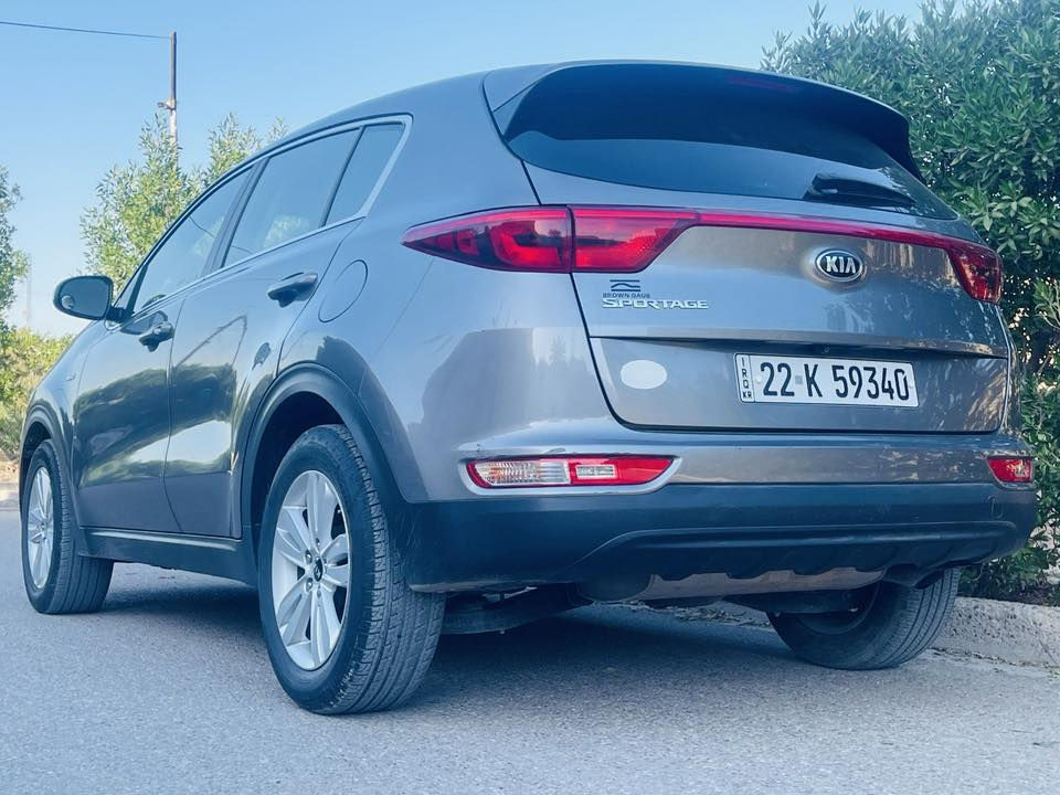 كيا سبورتج 2019 امريكي                                              
حادثهة بسيط بس بنيد مبدل بدون دواخل واربع اصابع من الجاملغ 
محرك 2400
فور ويل 
3 انظمة للقيادة 
كامرا دوارة 
شاشة وسط 
نزول منحدرات 
سيارة نظيفة وخير من الله 
مكانهه بغداد 
***********
سعرهة 147 وبيهة مجال
