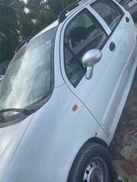 كيو كيو اوتو موديل ٢٠٠٩ رقم انكليزي هزه جديده السياره نضيفه07735121578...