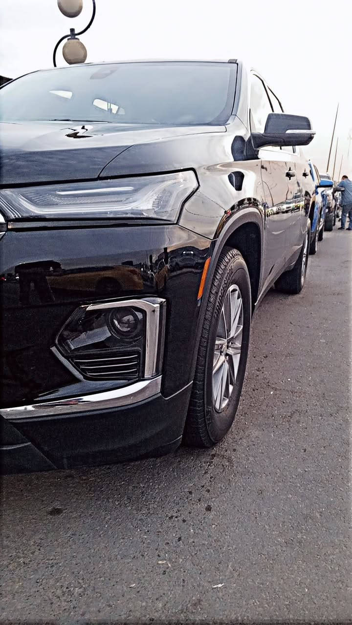 السلام عليكم شوفرليت  ترفلس موديل 2023
مواصفات Lt2  معروفة 
مفتاح التشغيل بصمة وتشغيل عن بعد 
3 قطع تبريد 
5 بصمات ابواب 
صندوق كهرباء 
كشانات الامامية كهرباء 
تدفئة بالكشنات 
تدفئة مقود 
سايد بريك بصمة 
شاحن موبايل واير ليس 
مخارج UBS
رادار امامي + تحديد مسار 
رادار جانبي نظام النقاط العمياء 
اشارة بالمرآة 
شاشة قاصة تدعم نظام الاندروي
كشافات امامية زنون 
حجم الاطارات 18 انج ويل كب 
حجم المحرك 6 سلندر  3600 
ناقل الحركة 9 نمر 
عداد المسافات الحالي 27000 الف مايل 
السيارة رقم بغداد الجديد انكليزي 
الضرر باب الامامي الايمن مبدل قطعة اصلية 
يوجد بارد خفيف في مؤخرة  الجاملغ  الامامي 
ايرباك كشن + بردات ضارب 
جميع صور المزاد مرفقة بالمنشور 
عنوان بغداد رقم الهاتف ***********
