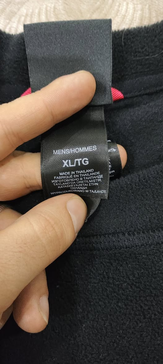 THE NORTH FACE ✔️✔️
باله اوريجنال %100
النظافة تامة 
XL القياس 
64cm عرض الصدر 
72cm الطول 
يتوفر توصيل 6 الاف لجميع محافظات العراق 🚙


**إذا كنت صاحب هذا الإعلان وتريد حذفه لأي سبب، رجاءا أرسل رسالة إلى الدعم الفني**