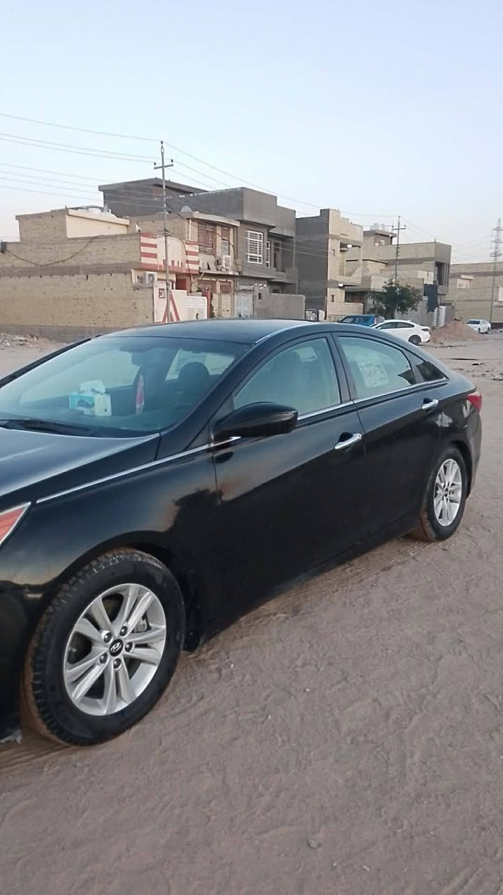 سوناتا 2013 وارد امريكي بيها بنيد مبدل .رقم كربلاء انكليزي سنوية جديدة مكينة 2400 جديده كير حدادية تبريد كلهم بحالة جيده السياره جاهزه واحلى من الصور .سعرها 115 وبيها مجال قليل .مكانها كربلاء حي النضال ..*********** (غير متواجد على الفيس)
