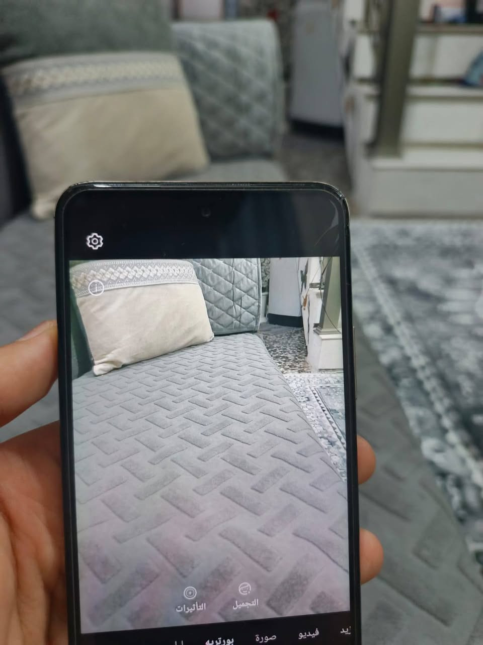 السلام عليكم ورحمة الله وبركاته جهاز هواوي Y7a البيع نضيف كاميرته الخارجيه مكسوره بس الداخليه حلوه وهاي كدامكم ذاكرته 128 ويحمل كلشي  مابدل بس كلشي السعر 70وبي مجال واني خادم مكاني بغداد البياع الشرطه الخامسه سويب الرقم ***********بي بس وتساب ومتواجد علئ الفيس
