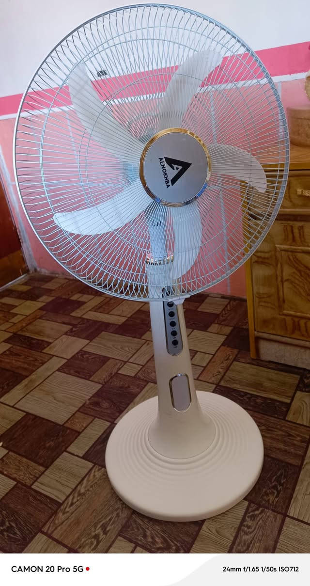 مبرده للبيع كلشي مابيها  عل فحص استخدام قليل  100 وبيها مجال))  بنكه شحن للبيع شفاله استخدام قليل  تكفي ساعتين وكثر السعر 50 وبيها مجال قليل للستفسار الرقم ***********
