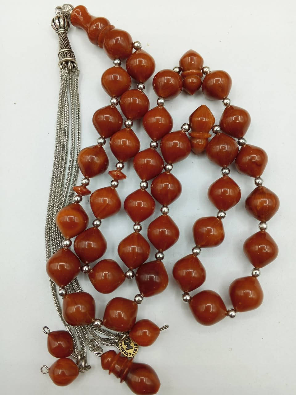 ..لعشاق القطعة المميزة من السندلوس  القديم مغلف بالكامل.
..كصة عرموطي جراخة يدوية بالكامل مع ختم الجراخ.

..دبل فواصل مع فواصل كعب غزال..33..خرزة 

..وزن المسباح..72..غرام..قياس الحبة..15..ب..13..ملم.

..قطعة  شبابية جميلة جداً.

..المهتم يتفضل خاص ويدلل..


**إذا كنت صاحب هذا الإعلان وتريد حذفه لأي سبب، رجاءا أرسل رسالة إلى الدعم الفني**