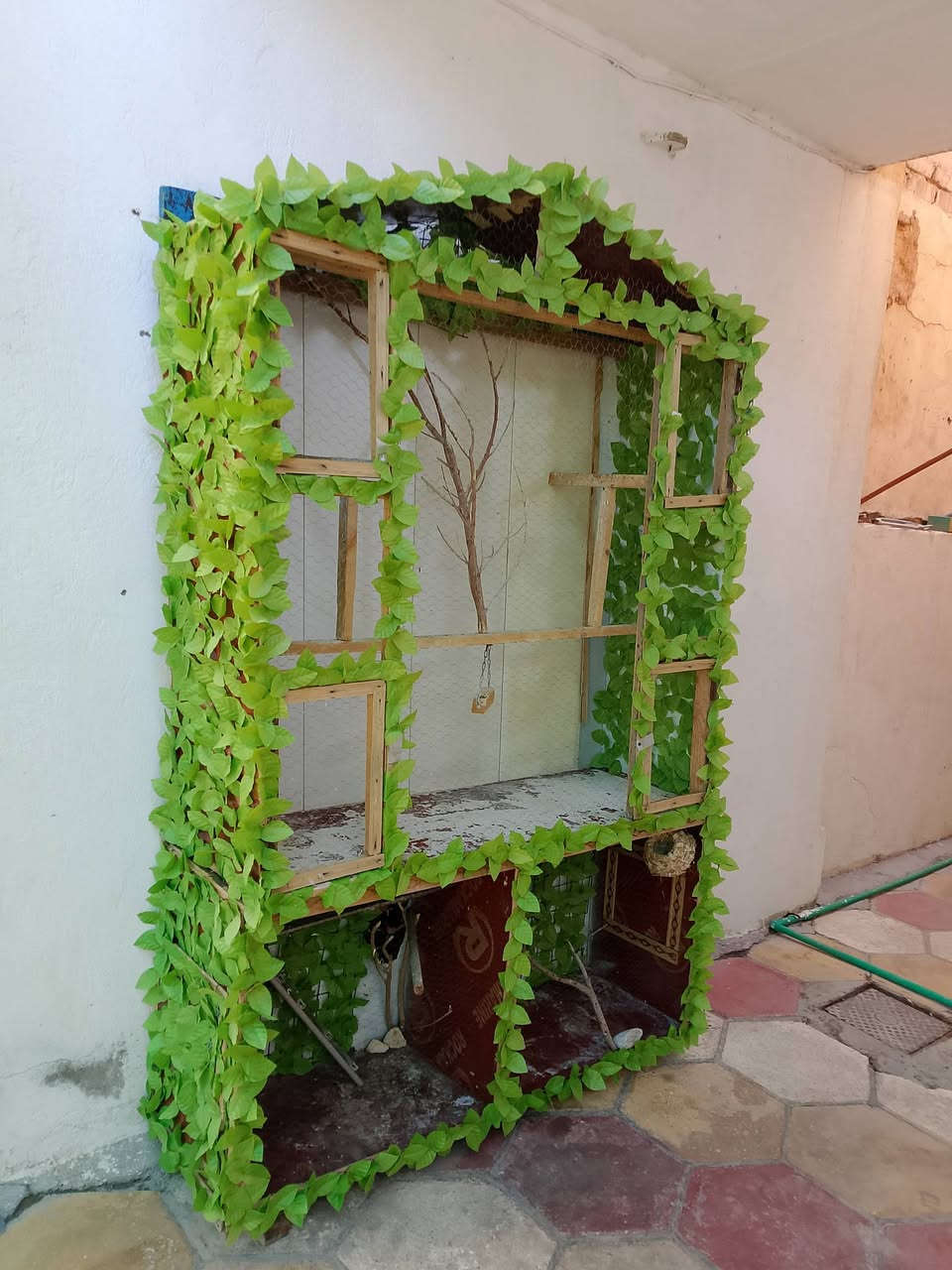 للبيع. قفص تسكام خشب قوي مرتب طابقين يصير ويصير ينفصل عادي يرهم  مثل ماواضح بلتصوير   رايده ب75 وبي مجال ‏‪0782 334 8060‬‏
