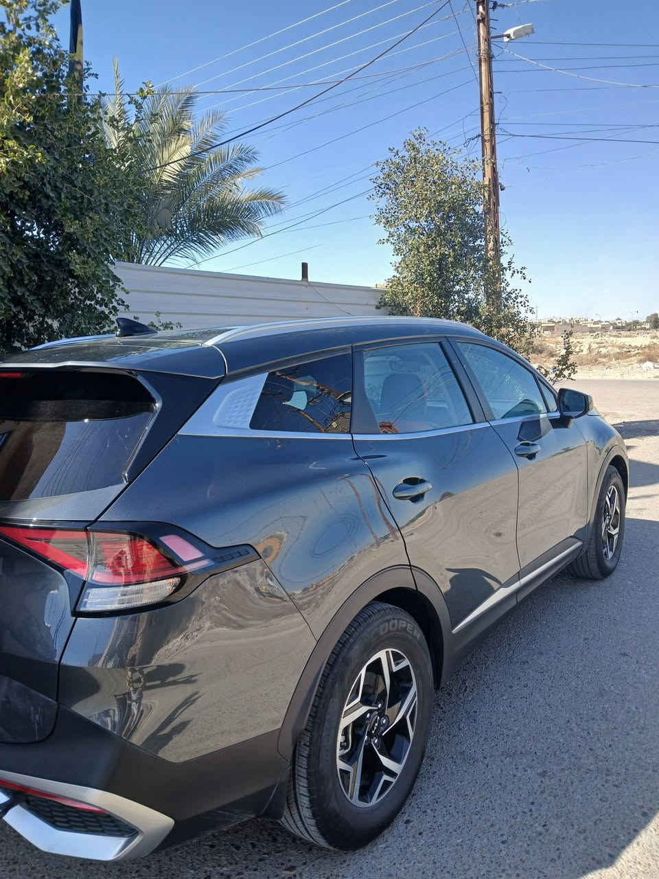 السلام عليكم سبورتج موديل 2023 سياره نص فول ماشيه ٣٢ حادثها جاملغ اوبنيد بدون دواخل  رقم بغداد بسمي تخم تاير جديد صدر كير محرك كلى على وضع الشركة سياره كلش  نظيفه السعر ١٨٠ اوبيها مجال ***********
