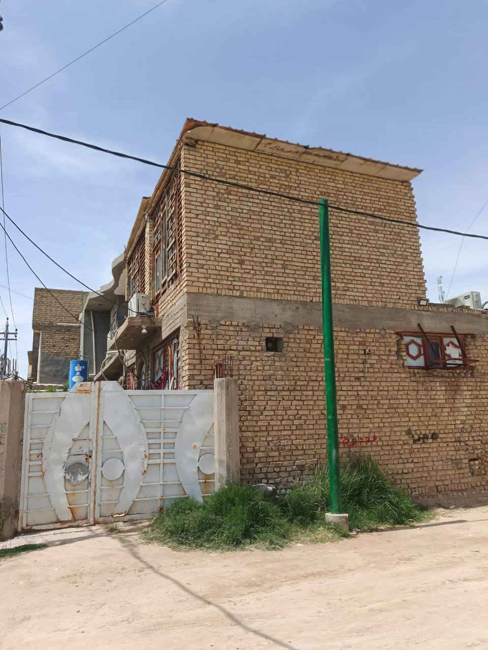 يالله مشتمل طابقين طابو صرف المساحه 77م واقع حال 100م ركن تكون طابق الأول صاله مطبخ ستقبال صحيات داخليه خارجية مناور الطابق الثاني غرفتين وصاله وصحيات سكف سندويج الموقع ممتاز كربلاء طويريج ام الهوى جديده شارع الكفيل 50مترعن الشارع العام
يرهم مراوس  في حي الجمعيه او حي المستقبل  استفسار اكثر مراسله او اتصل واتساب  

*********** 
***********
