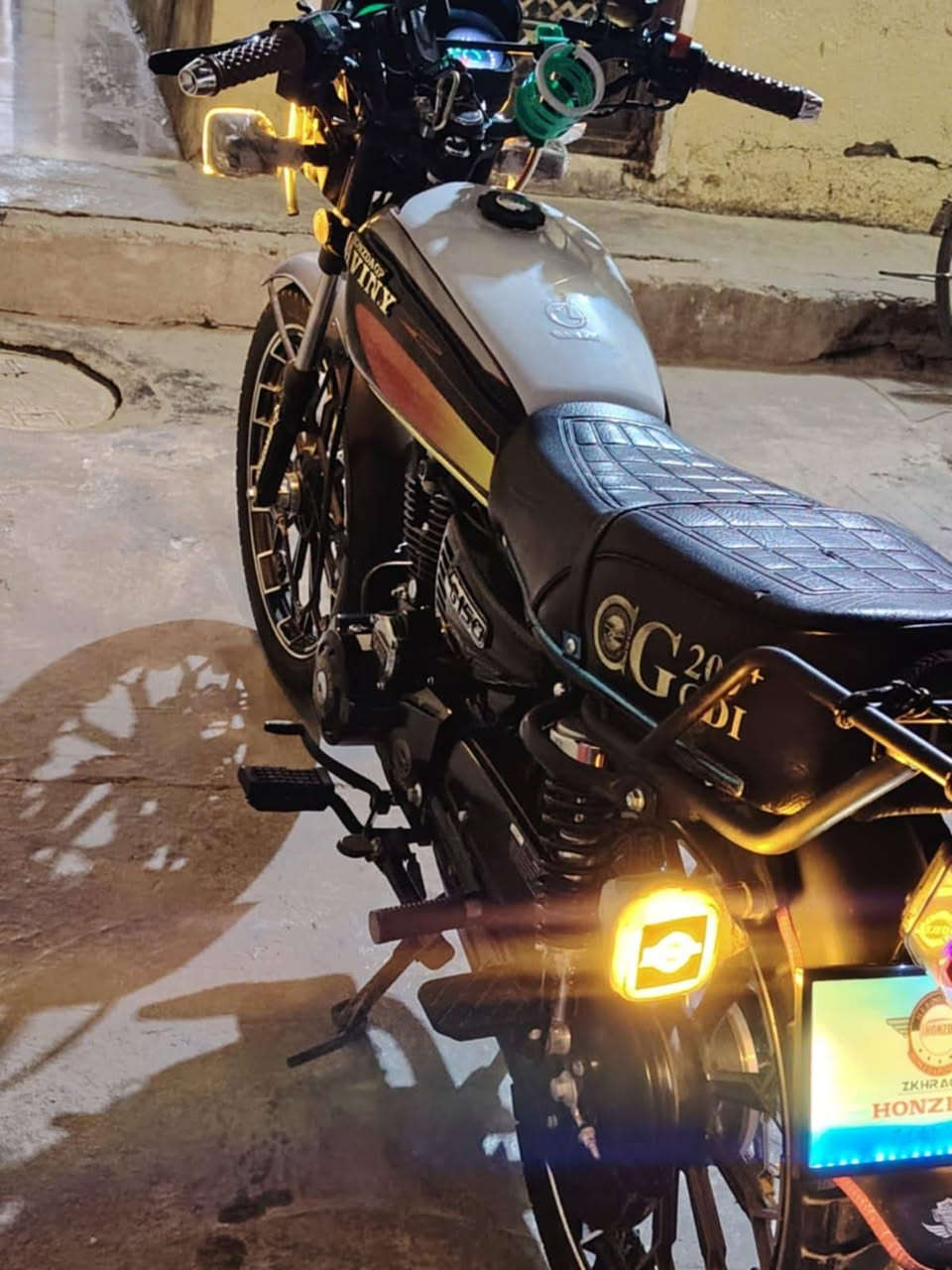 سيفان مديل 25كافل عامه فول درجه بصمه شاشه اكتروني بعدهي زيرو التصال هاذ ***********
