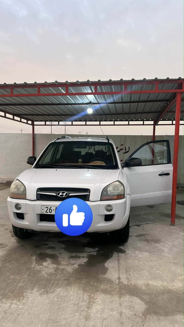 للبيع توسان موديل ٢٠١٠ لون ابيض رقم صلاح الدين انكليزي مكاني بيجي 
***********
