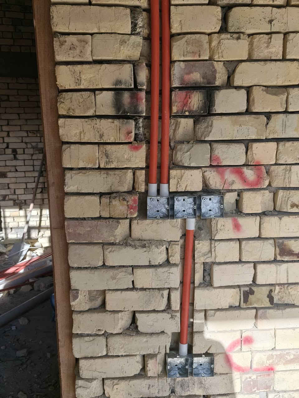 تم بحمدلله اكمال طابق ثاني
في منطقة الاكوات
حفر وتثبيت بوكسات 
حسب المخططات الهندسيه
*********** متفرغ حالياً
