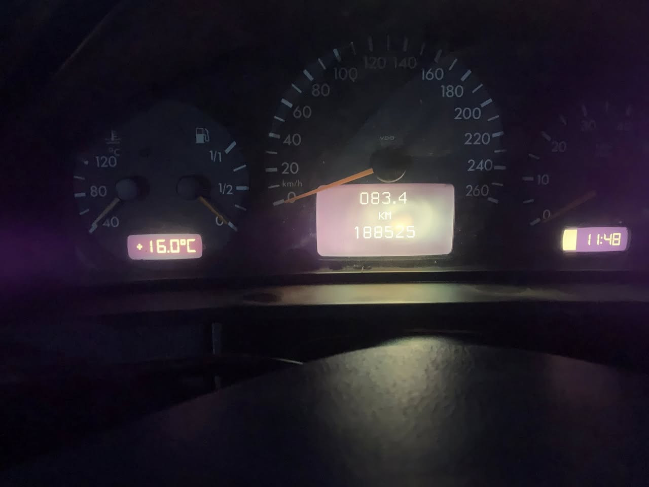 كيجات ام عيون موديل 2000-2002
شغالة فول الساعة وإشارات نمر الكير
وحساس حرارة الجو
السعر 125 وبيهن مجال
المكان ميسان /العمارة
***********
