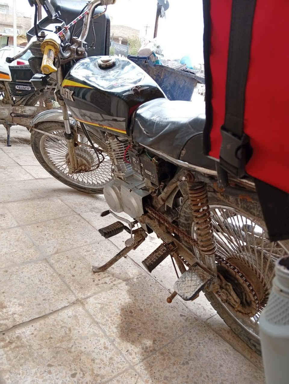 السلام عليكم
نامه برو موديل20 ولفات 01 صالنصة رياضي الدراجة عوزهه غسل ودشبول فقط شغل واطلع هندر نكره 
السعر 400 وبيها مجال الرقم *********** 
او ***********
