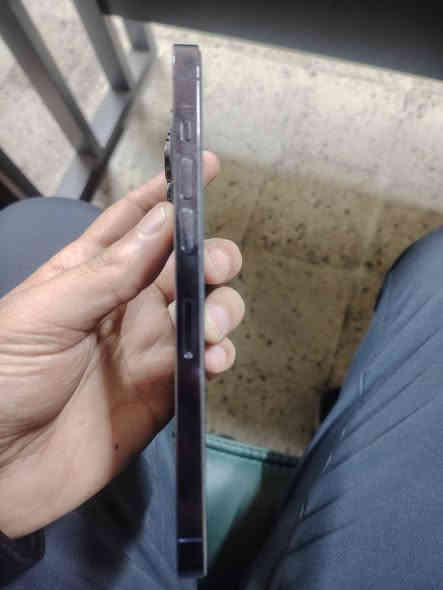 السلام عليكم ايفون ١٤ برو ماكس بنفسجي شرق اوسط كامل ملحقات بطارية 87 تاخذه من البيت اي خلل يرجع مكاني حي اور قرب حسينية المصطفى السعر ٩٥٠ وبي مجال ***********
