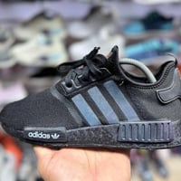 اديداس • مقاس ٤٢ • بغداد مدينة الصدر