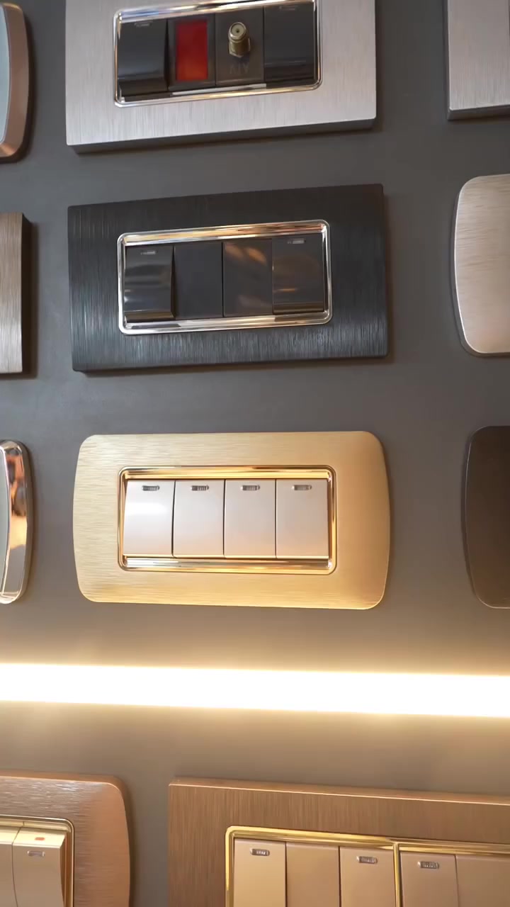 #النور_للطاقة_البديلة_والإنارة 🔥🔥
فخامة التصميم والحصرية..
مفاتيح كهربائية بخصائص حديثة وجودة عالية..  

📍المركز الرئيسي: الرحيبة -- الحي الجديد -- كوع ضمير -- بناء جورية

⚫للتواصل والاستفسار
 📱 0992875892
 📱 0930887284
 ☎️ 7737440


**إذا كنت صاحب هذا الإعلان وتريد حذفه لأي سبب، رجاءا أرسل رسالة إلى الدعم الفني**