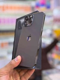 ١٣ برو ماكس نضافه ١٠٠ ب ١٠٠ ذاكره ٢٥٦ بطاريه ٩١ وين ما تروح افحص افحص ...