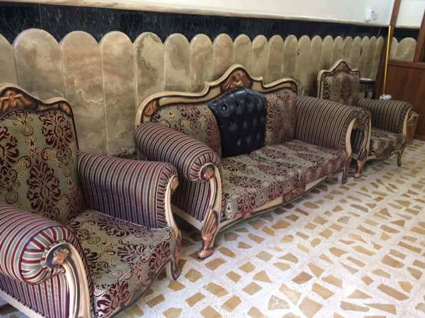 مبرده نظيفه وشغاله السعر 70 طخم 10 مقاعد نظيف ومرتب خشب عراقي السعر 300 بي مجال


**إذا كنت صاحب هذا الإعلان وتريد حذفه لأي سبب، رجاءا أرسل رسالة إلى الدعم الفني**