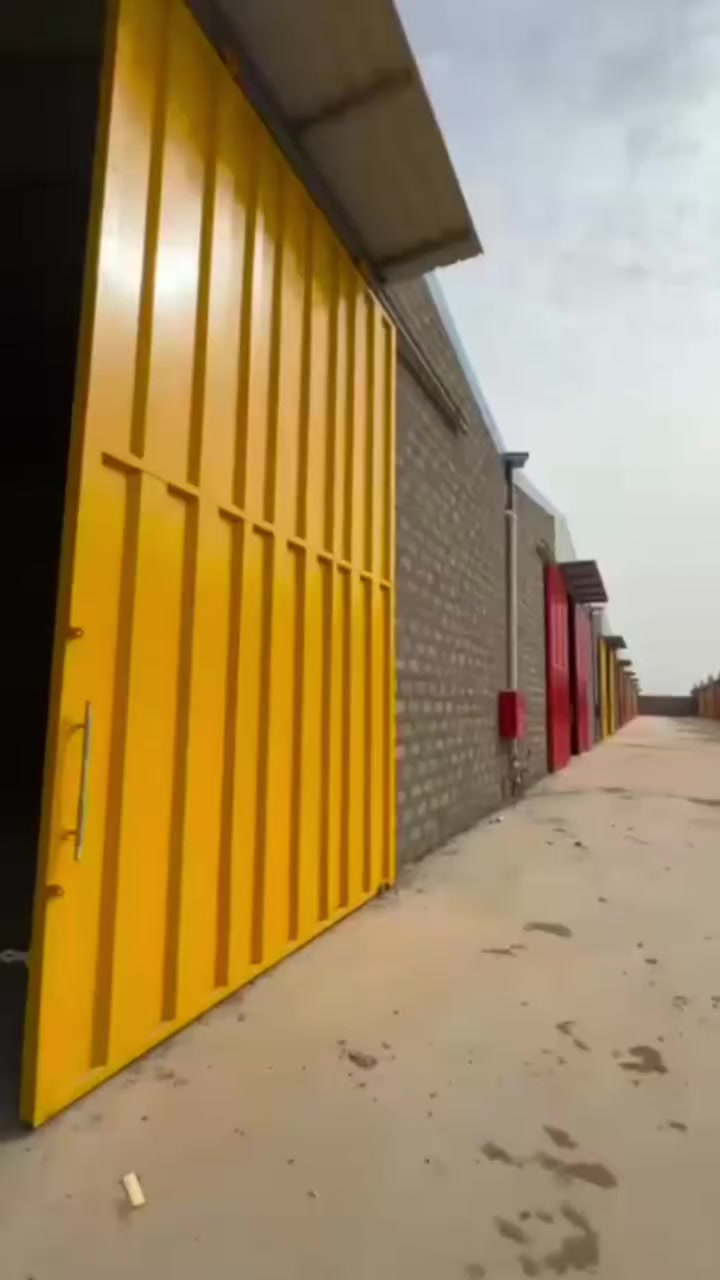 السلام عليكم جملونات اليجار مساحه الواحد 500متر خدمات كامله الموقع بغداد جرف النداف للاستفسار ***********
