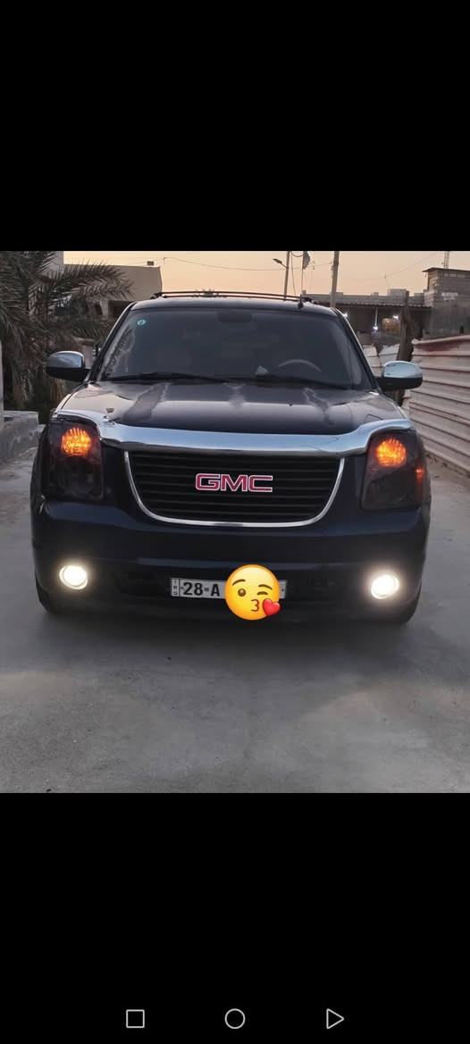 سلام عليكم للبيع  جمسي يوكن طويل مديل 2007 رقم نجف بسمي خصوصي ممشتغله خط كندي كفاله عامه من كلشي جاهزه على اخر حبايه سياره كلها بلاد مملعوب بيه مواصفات(حساسات+كامره+شاشه لمس+مرايات شفط+تشغيل عن بعد+جنطه شفط+تحكم ستيرن جهتين+فور ويل+تدفئه بلكشنات+داخل بيجي+ويل مال 18) سياره نضيفه جدا متعوب عليها مال جناي السعر 200 وبيه مجال استفسار *********** مكان البصره
