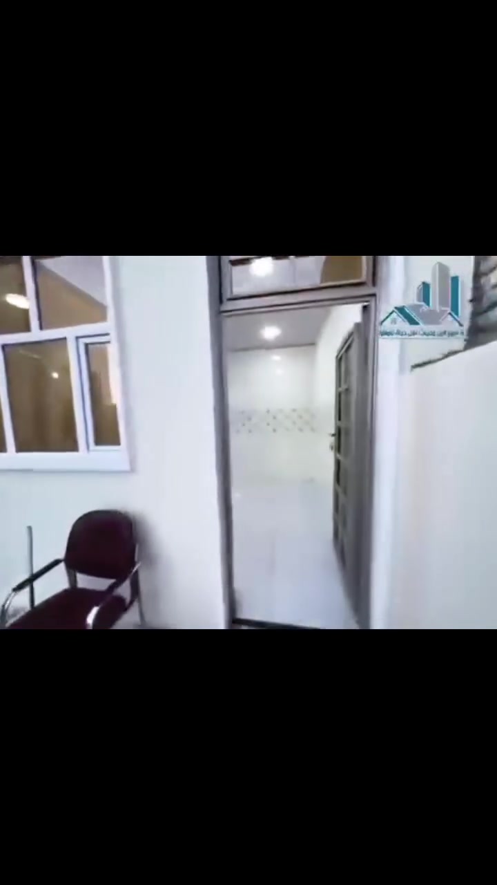 وحدة سكنية للبيع في مجمع الاصيل السكني
مساحة 200 م طابق واحد مصفرة (محتويات البيت غرفتين ومطبخ وصاله وديوانيه + مجمع صحي عدد 2 داخلي وخارجي)  + انترنت وماء ومولد وكهرباء دفن 

(السعر خاص)
للتواصل ***********
