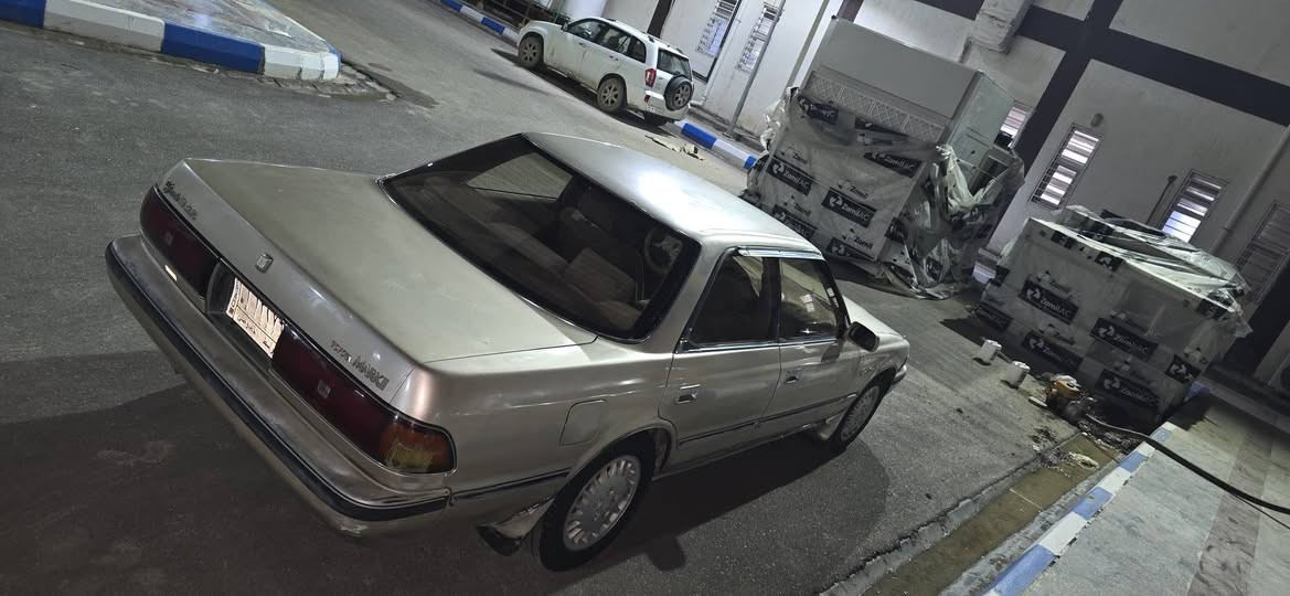 السلام عليكم 
مارك شطح للبيع موديل 92 مكينه وكير ثنين ونص رياضي السنويه لل 27 السياره جاهزه مال جناي يشهد الله شرط التحويل مباشر السعر 42وبيه مجال بسيط مكاني قلعه سكر الرقم ***********
