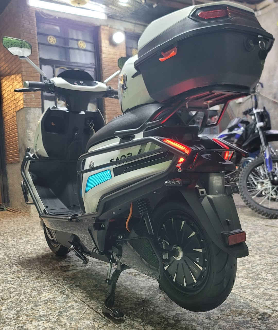 السلام عليكم..دراجه تيسلا..F16..بطاريه (ليثيوم) ..السرعه 90.k...الحجم 2000w..عدد التحويلات..1..2..3..R..دراجه جديده وضع وكاله ..شلعه قويه ..معدل شرط مع الوزن 80.k...اطارات.. جوبلس أمامي خلفي..دسك أمامي خلفي..حجم الإطار 12/6..لدات أماميه خلفيه وجانبيه..بلوتوث..بصمتين وسويج..تشغيل عن بعد وجهاز مانع سرقه..اشاره ..لايت عالي ناصي هورن..سكن..سطاب لايت..مخرج شحن..شاحنه ذكيه تدعم الشحن السريع والأيقاف الذاتي عند امتلاء البطاريه..وصل المعرض بيه..السعر (مليون و100) قفل ..مكاني بغداد الشعب..الشراي يتصل..***********..واتساب متوفر ...
