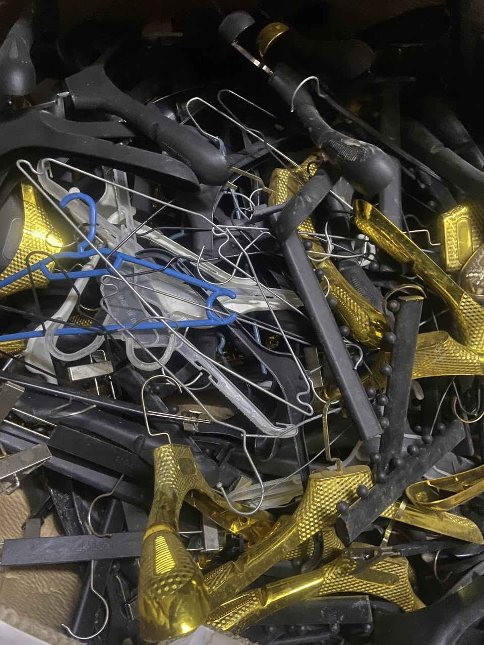 غراض محل رجالي للبيع اغراض كامله ستاندات ورفوف  مكتبه ورفوف تعلاك وعلاقات  ملابس
مرايه وميز كاشير وكرسي  والعاب 

وسكك


**إذا كنت صاحب هذا الإعلان وتريد حذفه لأي سبب، رجاءا أرسل رسالة إلى الدعم الفني**