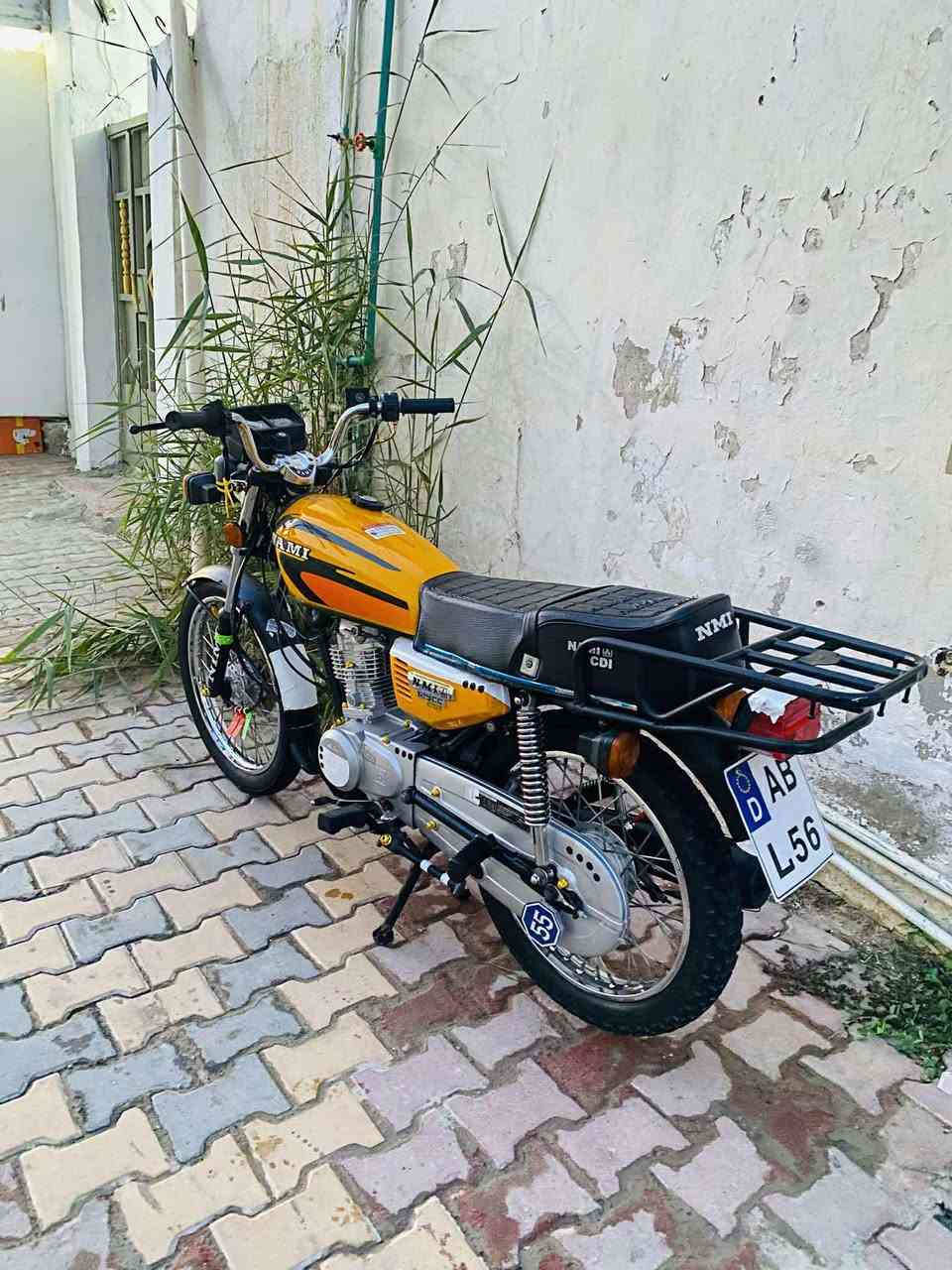 سلام عليكم نامه 22 أصولي دراجه نضيف احلى من الصوره 
مكاني واسط قضاء الحي سعره 850 رقم ***********
