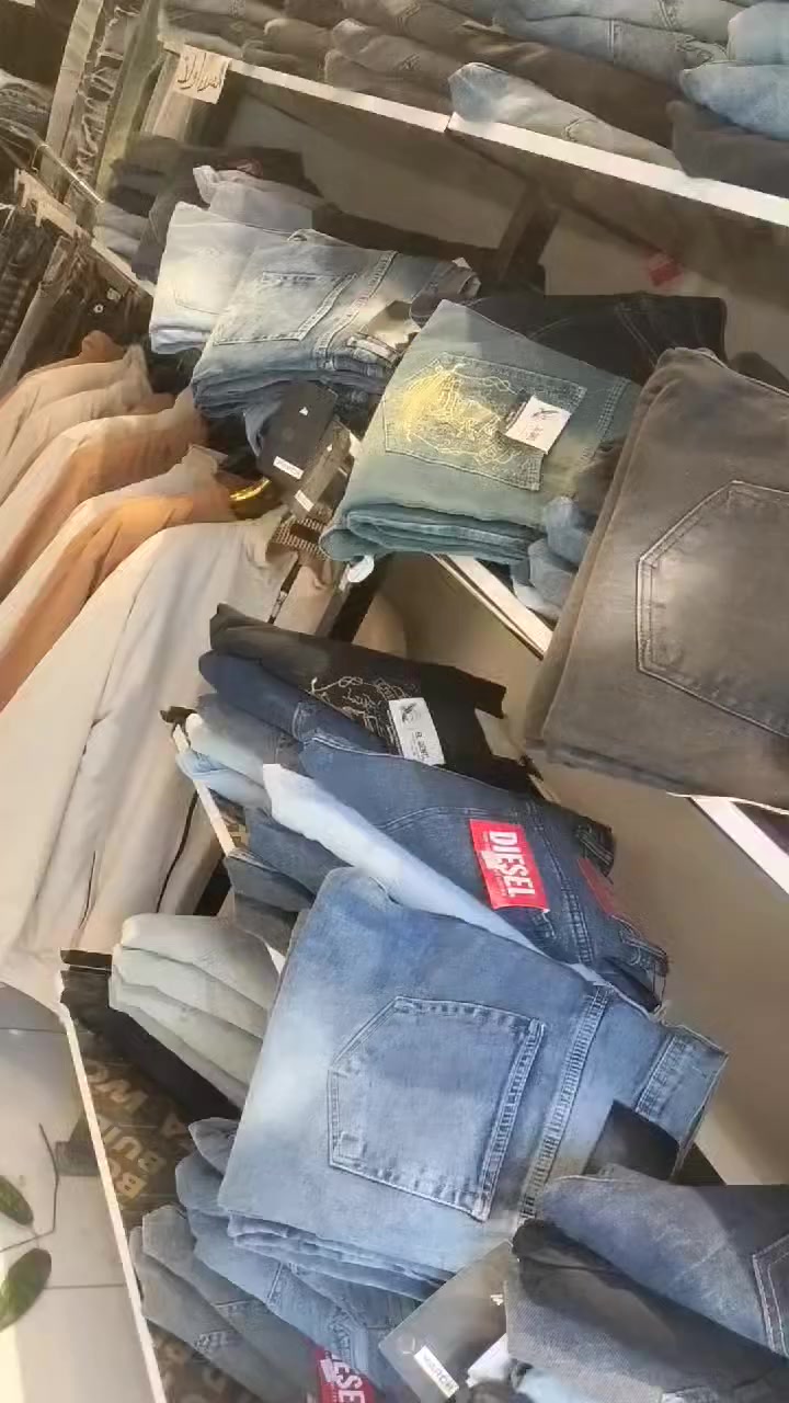 انهارده الخمس 12فبراير والعروض شغاله حتى 15رمضان البليزار 100و250اغلى حاجه والبدل 200و400و500والجينز المستورد 250 بعد الخصم تلات فروع جنب بعض بعروض مختلفه اشترى اتنين وخد التلات هديه 
دا عروض فرع والفرع التانى اشترى ب500وخد كرتونه رمضان هديه 
والفرع تلات فروع الفاشون والجوال 
اسال على عرض العائلة 
اشترى لبس العيد بخصم يصل 70%وخد
خزين رمضان هديه شكاره رز وشكاره مكرونه وكرتونه زيت 12زجاجه وبكته سكر 10كيلو 
العروض حقيقة 
هداياااااااااا كتييييييير
وعروض كتييير جميع منتجات ماركات عالمية وتصفيات برندات بضمان 
فرانسيوم برندات Rz
للاستعلام والعروض والعنوان وجروب الوتساب والقناه ومسؤل الشحن 
01001667959
‏تابع قناة فرانسيوم براندات Rz في واتساب:


**إذا كنت صاحب هذا الإعلان وتريد حذفه لأي سبب، رجاءا أرسل رسالة إلى الدعم الفني**