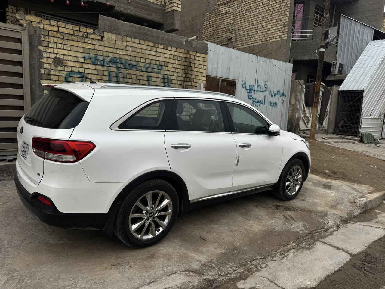 سورنتو 2017 خليجي 

موصفات 

بصمه
صندوق كهرباء 
ترحيب 
تبريد 3 قطع 

مكينه 6سلندر 
رقم بغداد  بسم والدي
 

السعر ٢١٥ وبيها مجال حك الجيه

العنوان/بغداد العبيدي

هــ/***********واتساب
