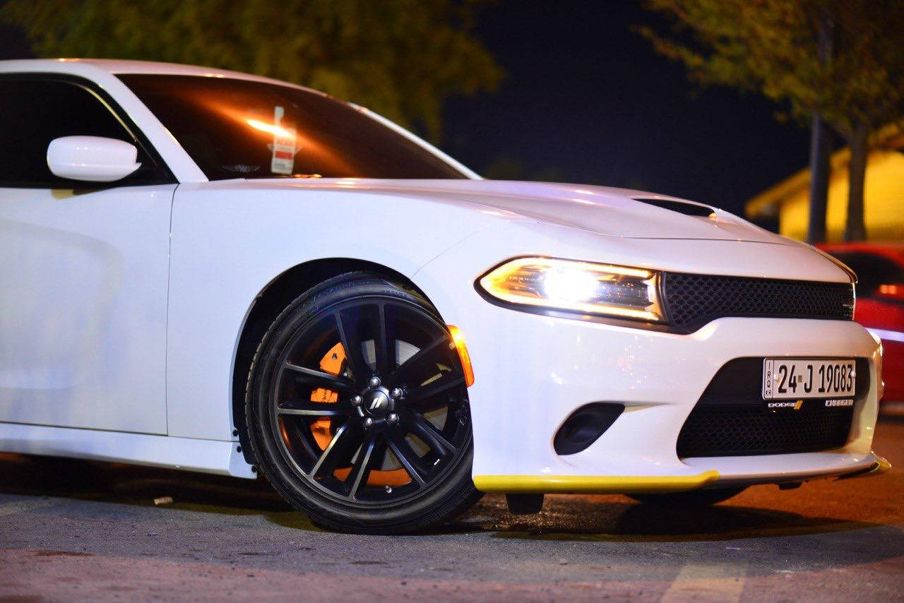 جارجر جي تي بلص (هيمي اورنج ادشن)
CHARGER GT PLUS
 HEMI ORANGE EDITION . 

الموديل :2022  . (خليجي) . 
العداد : 11.000
الضمان : 3 سنوات او 60 الف كيلو مت . 
المحرك : V6.  3.6L .
 
 
المواصفات :
* نسخة ORANGE EDITION. 
* خطوط طولية على الهيكل. 
* مكابح رياضية برمبو خاصة بالون البرتقالي. 
* جناح خلفي اسود. 
* ويل قياس 20 انچ اسود . 
* ستيرن رياضي . 
مقاعد رياضية من الشاموا مع خطوط بالون البرتقالي. 
* نقطة عمياء . 
* مصابيح أمامية زنون . 
* كشافات الضباب زنون . 
* المصابيح الأمامية مع LED . 
* حساسات . 
* شاشه كبيرة مع نظام ملاحة نفكيشن GPS .
* الشاشة مع اوپشنات SRT . 
* سستم صوت الپاين .
* فتحت سقف (سلايد) . 
* مقاعد أمامية كهربائية عدد 2 . 
* ذاكرة لحفظ وضعيات الجلوس (ميموري) . 
* مقاعد أمامية تبريد وتدفئة . 
* مقاعد خلفية تدفئة . 
* تشغيل عن بعد . 
* ستيرن كهربائي . 
* تدفئة ستيرن . 
* محدد سرعة . 
* تلفون بلوتوث . 
* كاميرا خلفية .
* مرايا متحسسة للاضاءة العالية .
* كير شفتر بالستيرن . 
* دخول ذكي (بصمة) . 
***********
السعر 383 وبي مجال

