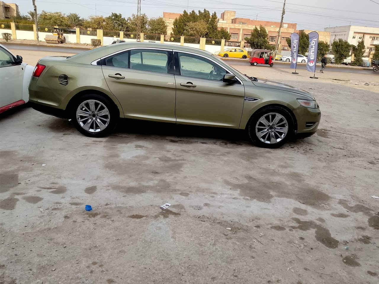 سلام وعليكم فورد تورس 2012 للبيع رقم بغداد انكليزي باسمي كير محرك صدر كله فول دواخل فول مكاني بغداد الزعفرانيه سعر 92 وبيه مجال للستفسار *********** السياره مصبوغه حزام بدون حادث
