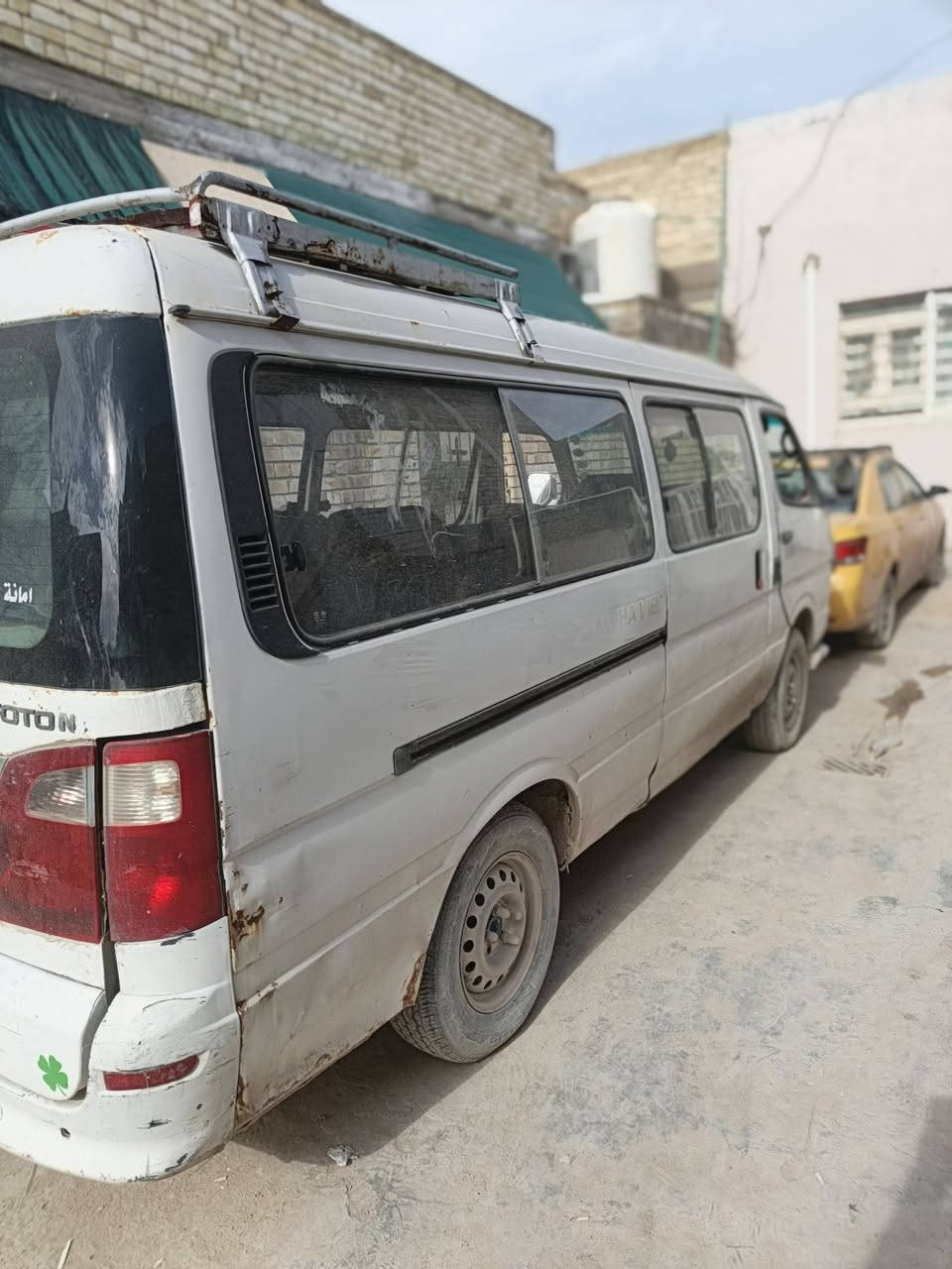 سلام عليكم مرخصة الادمن فتون للبيع 2012 سياره رقم ألماني نجف خطه نجف ميسان سياره كايمه مكينته كير أكسل مكفولات  للاتصال برقم ***********
