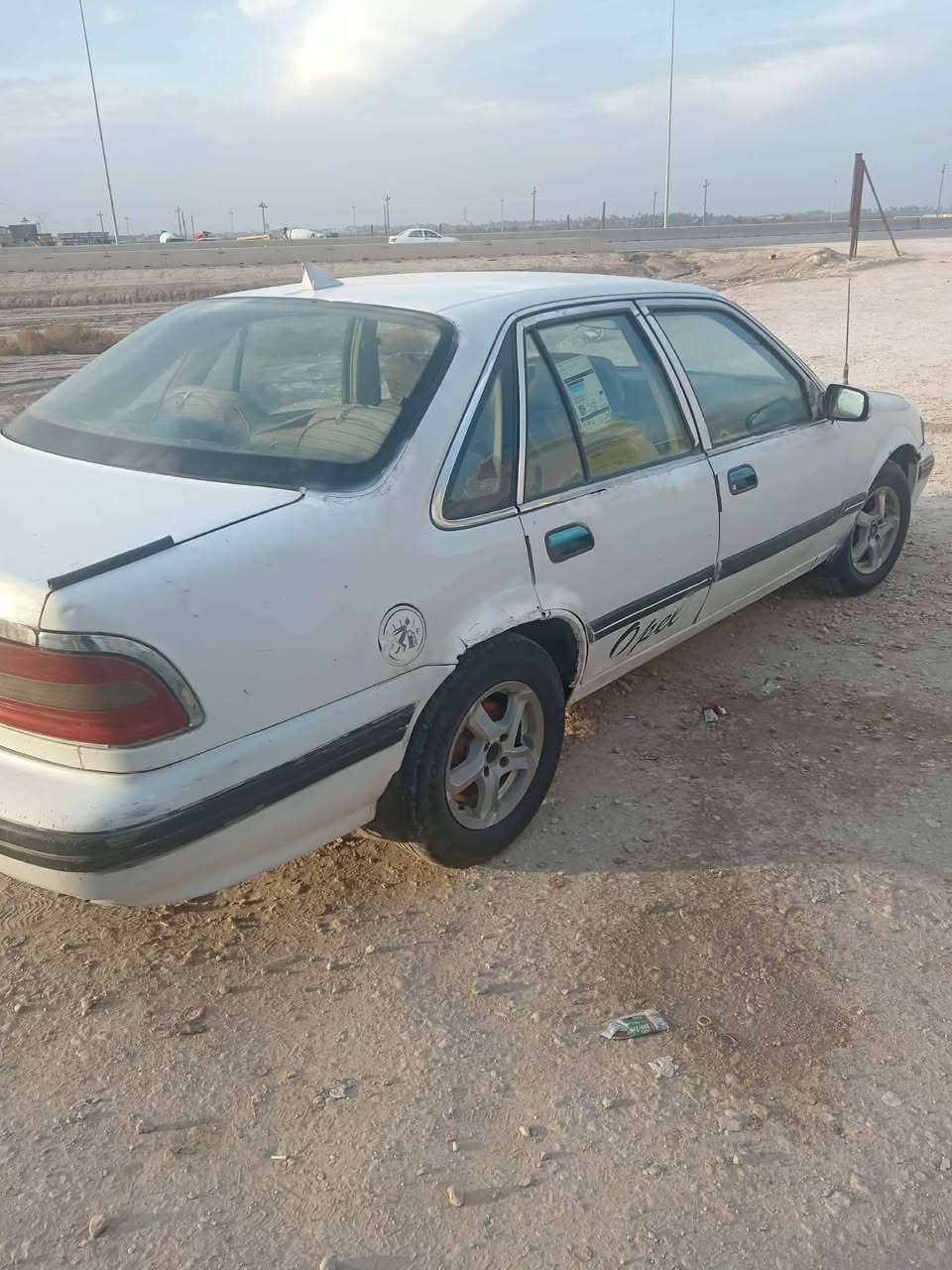 سلام عليكم سياره دايو برنس موديل 92 سنويه 28مشروع وطني كهربائيات شغاله تخم تواير كير عادي غير متواجد عل فيسبك الرقم ***********
