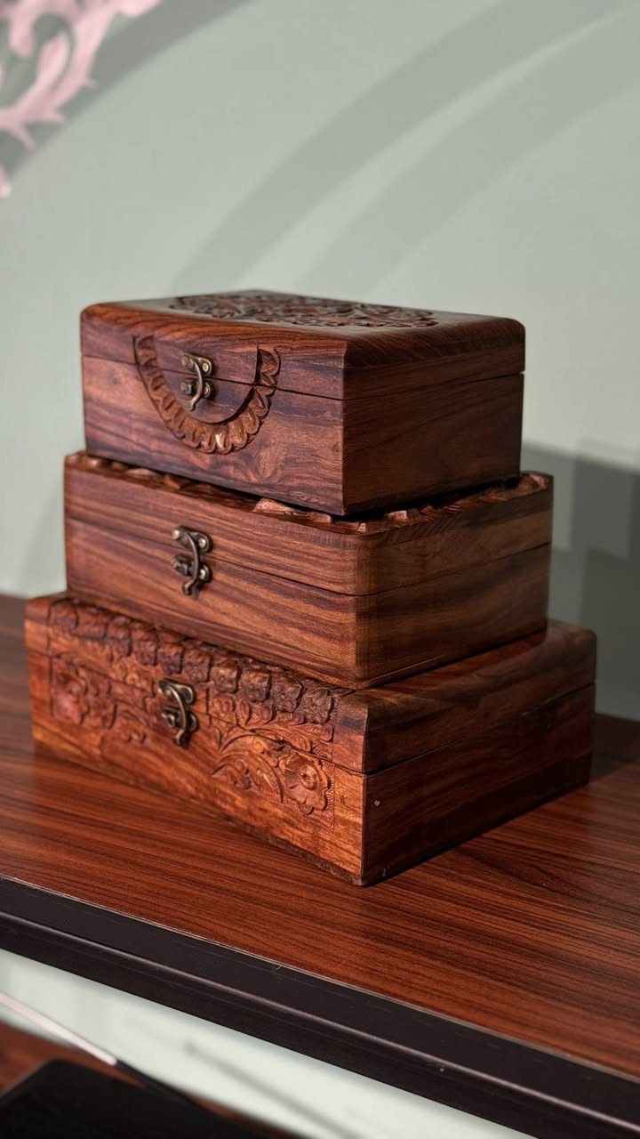 الصندقچة الخشبية عمل وحفر يدوي خشب طبيعي بالكامل
البيع كل الكمية القطعه ٢٥ الف الكمية ٢٥ قطعة 
معدل الطول ٢٢ سم والعرض ١٥ سم
واكو قياسات اكبر


**إذا كنت صاحب هذا الإعلان وتريد حذفه لأي سبب، رجاءا أرسل رسالة إلى الدعم الفني**