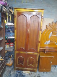 غرفه اخشاب • أثاث