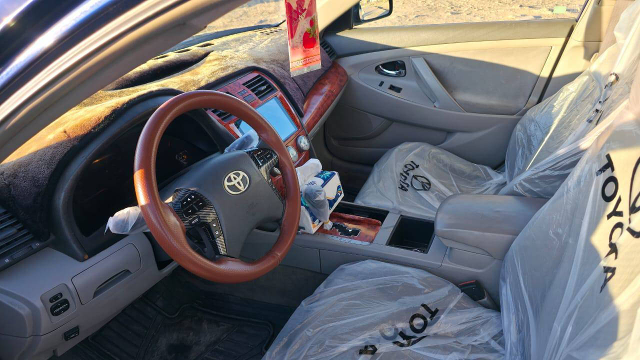 سلام عليكم كامري ٢٠٠٧ وارد امريكي فول مواصفات ماشيه ١٥٣ حقيقي كلهه ليبر واحل بيهه ٣ قطع بدون دواخل شرط اي داخل مابيهه صدر منفوض نفض امامي خلفي رقم بغداد بسم واحد بحصيبه السياره جاهزه مواصفاته
كامره 
شاشه 
حساسات 
تنته 
تحكم ستيرن جهتين شغاله 
هورن بوش 
لايت زنون 
ويل كب + تخم تايرات جدد 
تبريد ثلج 
السياره مال جناي متصرف عليهه الف ترهم بيع وترهم مراوس وكلشي وسعره 
اي استفسار هاذا رقمي ***********
