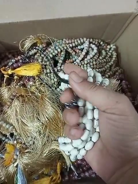 هاي المواد شلعه قطعه 1750 لاصحاب البيجات والبسطات الي على باب الله كل مناسبه نسويلكم عيديه للتفاصيل أكثر راسلنا وتساب ***********
