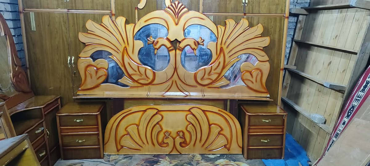 غرفه ام ٦ملحق كامله يدات جدد قفاله جدد صبغ تلميع جديد متواجد علخاص اكو توصيل رقمي ***********ابو جود سعره ٣٥٠ قفل قفل نهايته من لخير جربايته لوح موجوده
