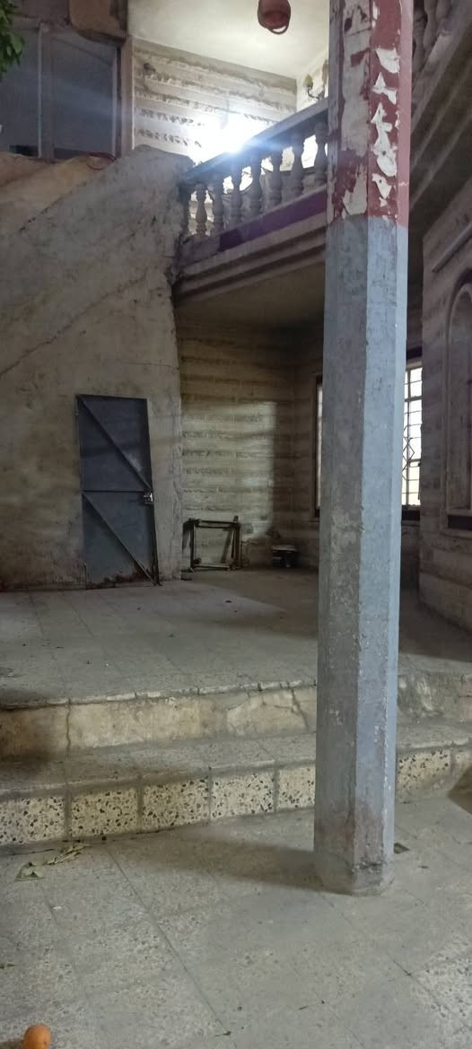 دار للايجار طابق ارضي حي التأميم بالقرب من زنود الست الحمداني مساحة الدار 250متر غرف نوم هول حمام مطبخ استقبال مخزن الدار سكني مخزن بدل الايجار 350/الف 
بي مجال/للاستفسار الاتصال على الرقم 
***********
***********
