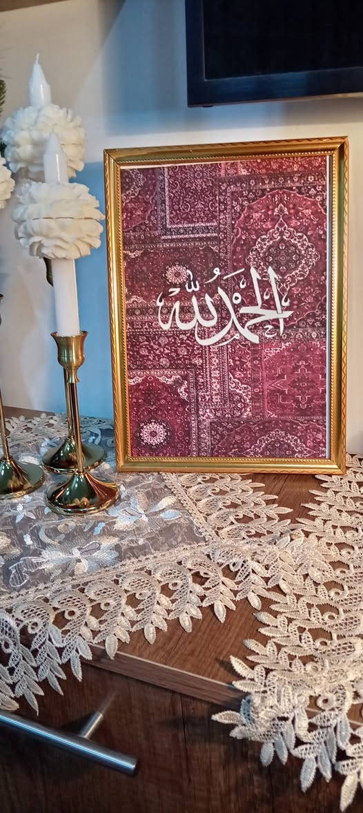 ألا بذكر الله تطمئن القلوب" ❤️
​زاوية هادئة في المنزل، لوحة تجمع بين دفء السجاد وذكر الله.. وصفة مثالية للسكينة والراحة النفسية. اجعلوا منازلكم تضج بالجمال والذكر. ✨
​أسعد الله أوقاتكم بكل خير وطمأنينة.
#توزيعات #شموع_معطرة #ديكور #اكسبلور #مناسبات #ديكورمنزل #ديكورات #هدايا


**إذا كنت صاحب هذا الإعلان وتريد حذفه لأي سبب، رجاءا أرسل رسالة إلى الدعم الفني**