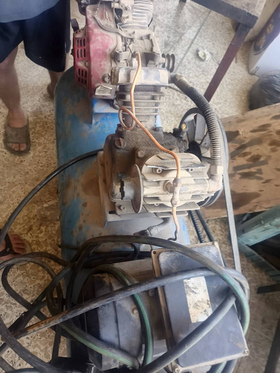 السلام عليكم كمبريسر للبيع
ويه دريلات هوه 3 
بغداد الحسينيه الراشديه
تواصل ***********
