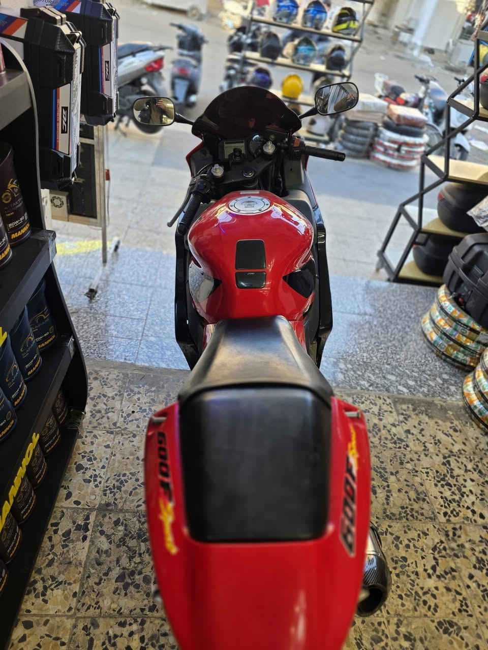 F4i 
600cc
تفاصيل كامله بالفديو دراجه رمبه مو مال شارع 
***********
بغداد
