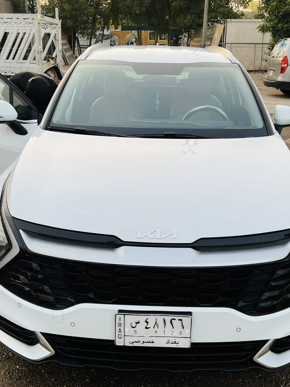 سبورتج خليجي للبيع موديل 23 ماشيه 32 الف نص فول بصمه تشغيل عن بعد سايد بريك بصمه تحكم سترين جهتين رادارات حساسات امامي خلفي مري شفط تحديد مسار مثبت سرعه مكفول من الضربه والبارد والصبغ والتحكيل بيها شخط بالباب مال السائق اقل الاصبع    السعر 225 ورقه وبيها مجال المكان بغداد شارع فلسطين 
***********
