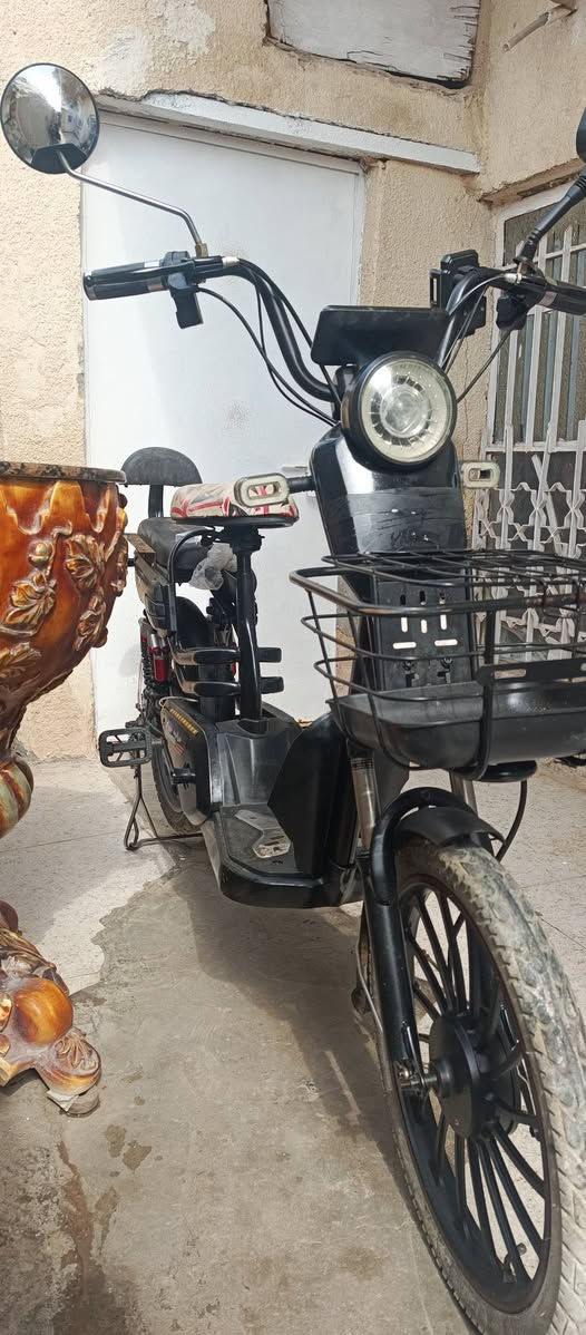 سلام عليكم متاح دراجة شحن للبيع 
بس بطاريات نقص بيه


**إذا كنت صاحب هذا الإعلان وتريد حذفه لأي سبب، رجاءا أرسل رسالة إلى الدعم الفني**