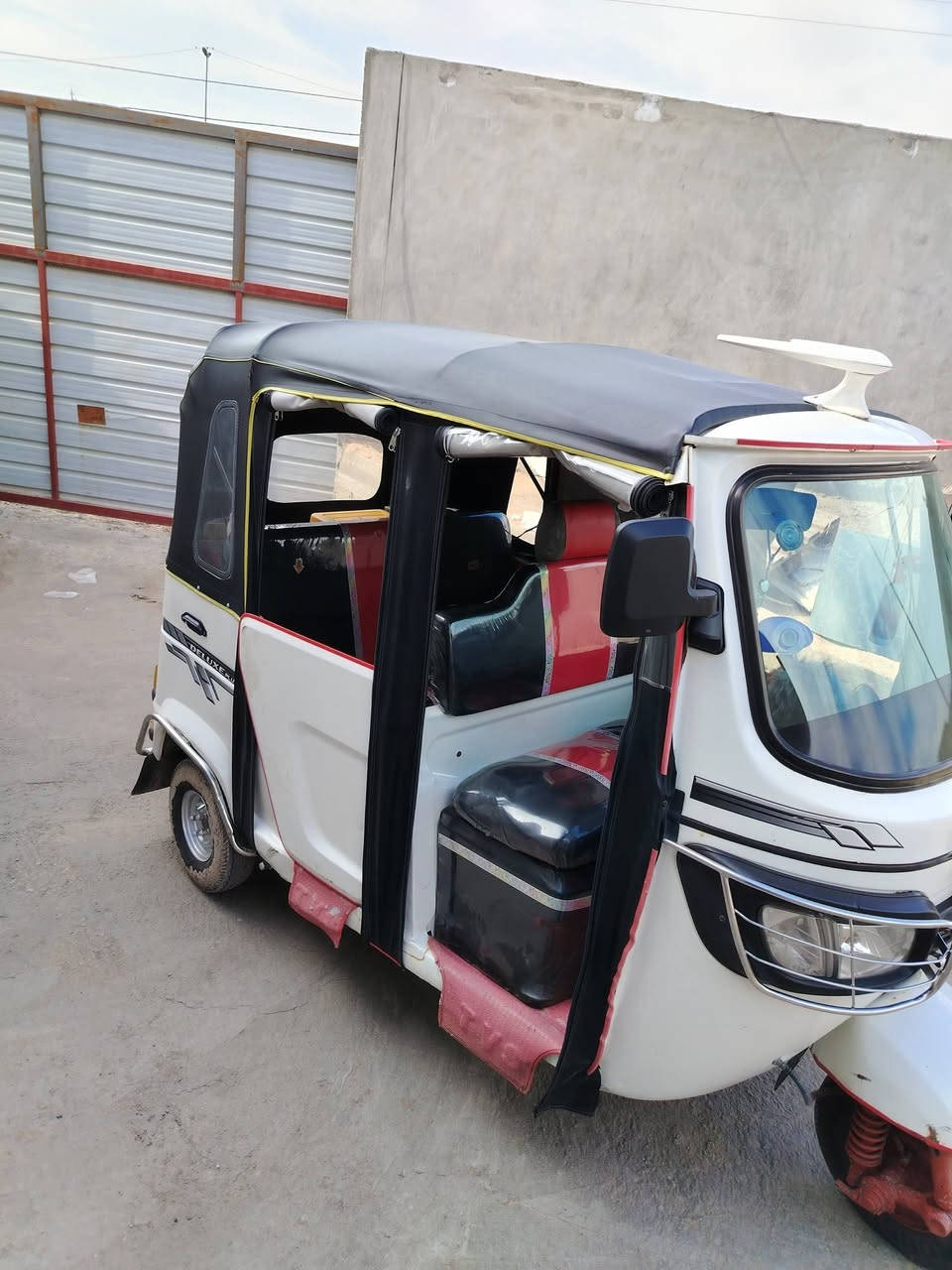 تكتك تي في اس 2021 /27/12 كامله محرك كسن منضمومه بريك جديده تخم تاير جديده كهربائيّة كامله تكتك حلوه كاعده احله من صور بعد مكان محموديه سعر 7100 بيه مجال *********** / وتساب *********** وتساب
