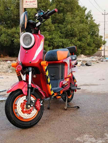 السلام عليكم :
دراجة شحن للبيع 
اكس 900
فول مواصفات 
1ـ 5 بطاريات 
2-لايت لد 
3-لايت زنون 
4-نشرات داخل الدراجة 
5-اشارة يمنى و يسرى 
6- 4 نمر
7- دبلات امامي وخلفي 
8- بريكات دهن امامي وخلفي
9- بك الى الرجوع 
10- شاحنة مع الدراجة 
للاستفسار  (اسيا) (***********)
(اثير)(***********) 
(السعر 600 وبيها مجال  )
(المكان بغداد الدورة ابو دشير 🌷)
