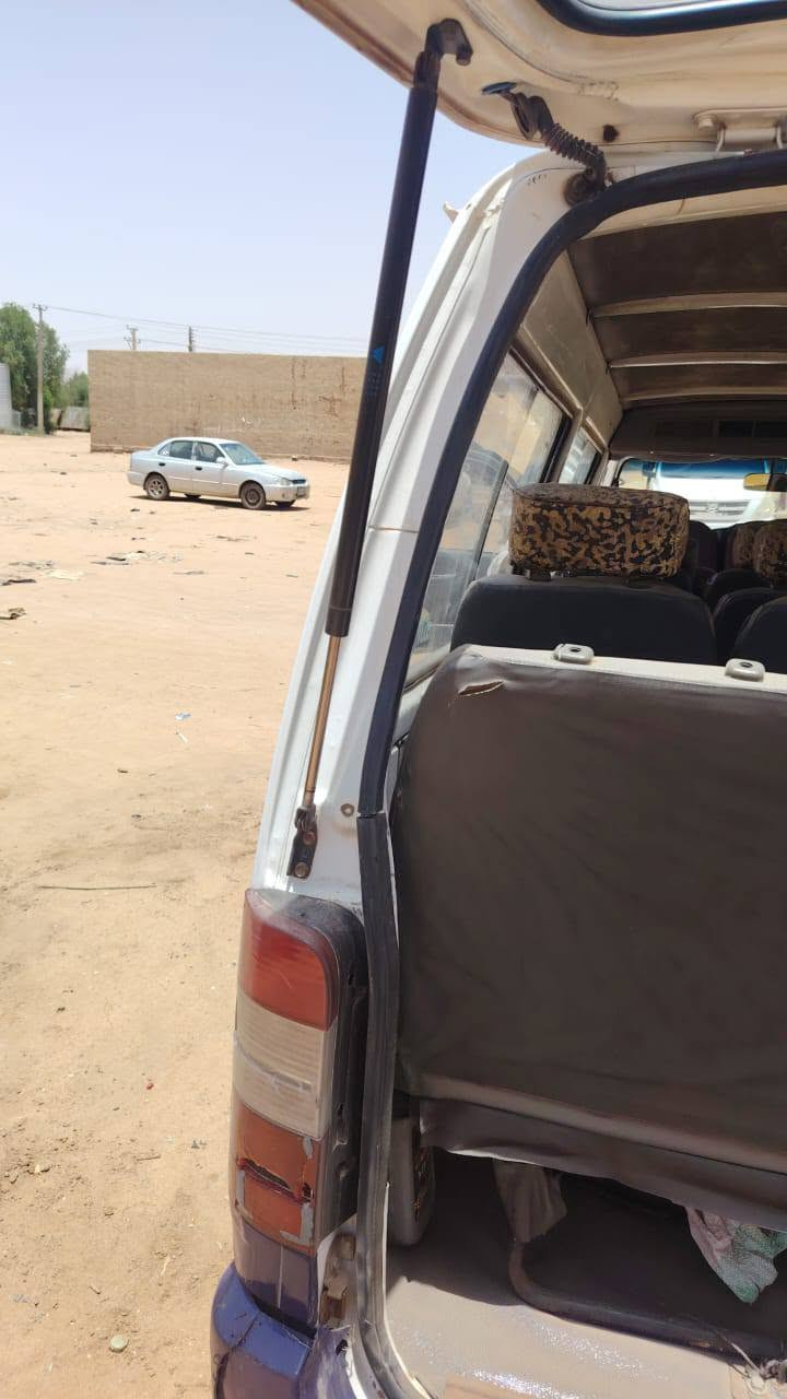هايس صيني
موديل 16 
ترخيص ساري 
مكنه 3L ما اتفكت قبل كدة 
بهية شركة ما دخلت صيانة 
عربية شركة من صدام لي صدام 
مكيف ما شغال
جاز 
مكان المعاينة الخرطوم
 السعر 60 تفاوض بسيط + عمولة ثابتة 500 من المشتري0924621045
0123769491


**إذا كنت صاحب هذا الإعلان وتريد حذفه لأي سبب، رجاءا أرسل رسالة إلى الدعم الفني**