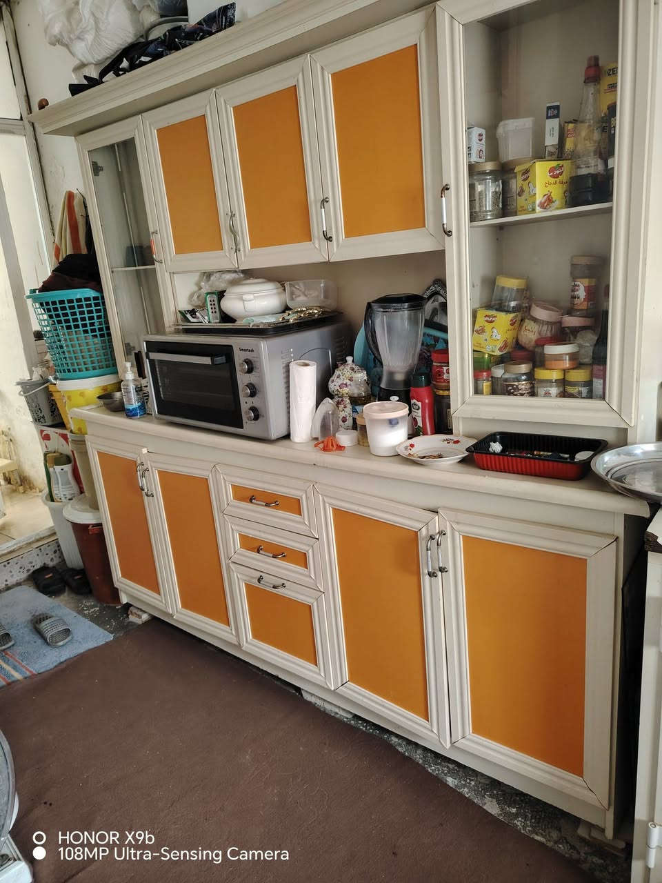 أغراض بيت بأسعار مناسبة للبيع
ميز طعام مع اربع كراسي سلستيل سعر ٤٥ الف سيت طبلات خشب ١٥ الف كنفيرة عامودي ٤٥ الف كوانتر خشب ٤٥ الف تخم قنفات ١٠٠ دوشك ابو النفر الواحد ١٥ الف ومجمدة على الشغل ١١٥ الف. وبيهة مجال اذا الكل جمله *********** للتواصل
